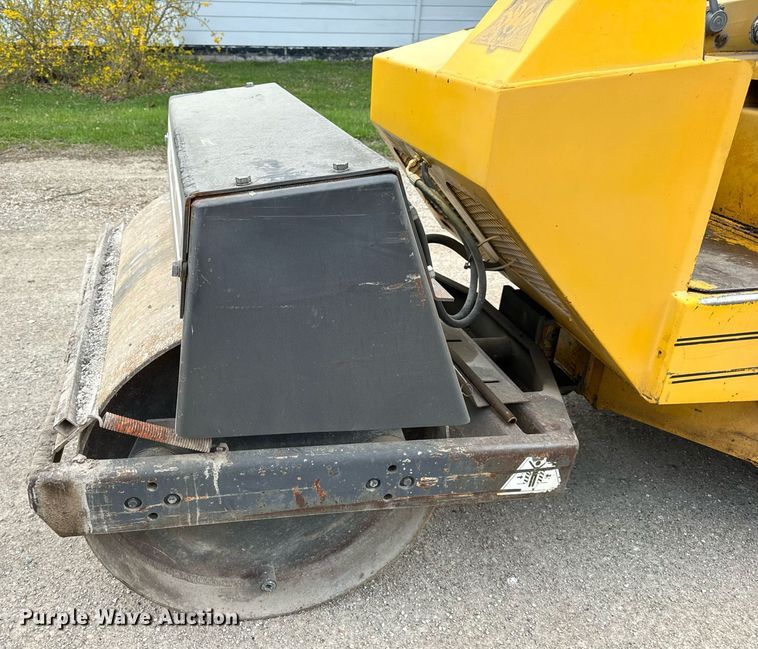 image for item DV1904 Stone AVR400 double drum vibratory roller