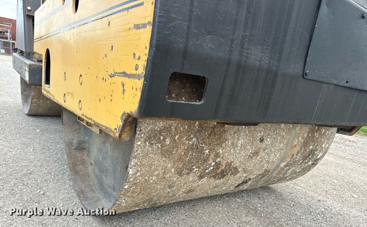 image for item DV1904 Stone AVR400 double drum vibratory roller