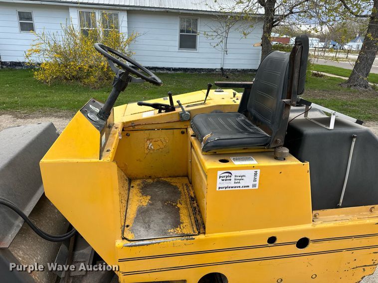 image for item DV1904 Stone AVR400 double drum vibratory roller