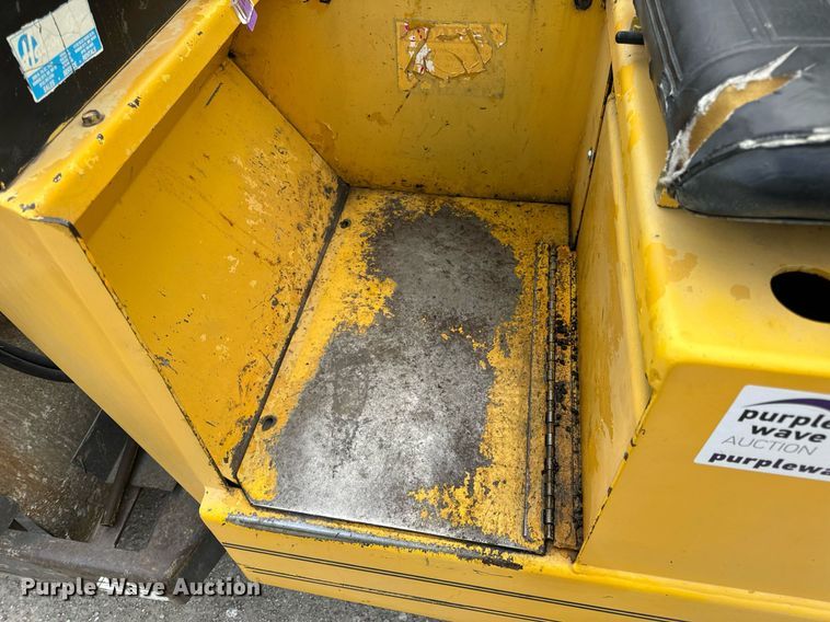 image for item DV1904 Stone AVR400 double drum vibratory roller