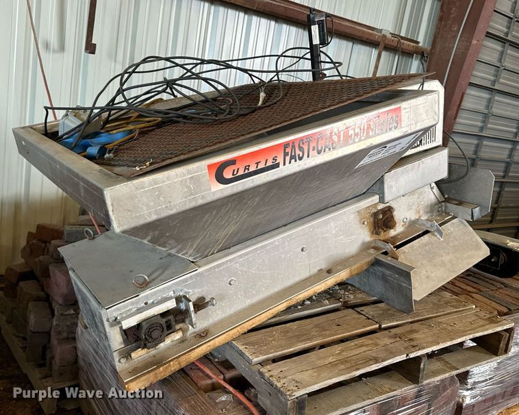 image for item DV1908 Curtis Fast-Cast 550 Series spreader