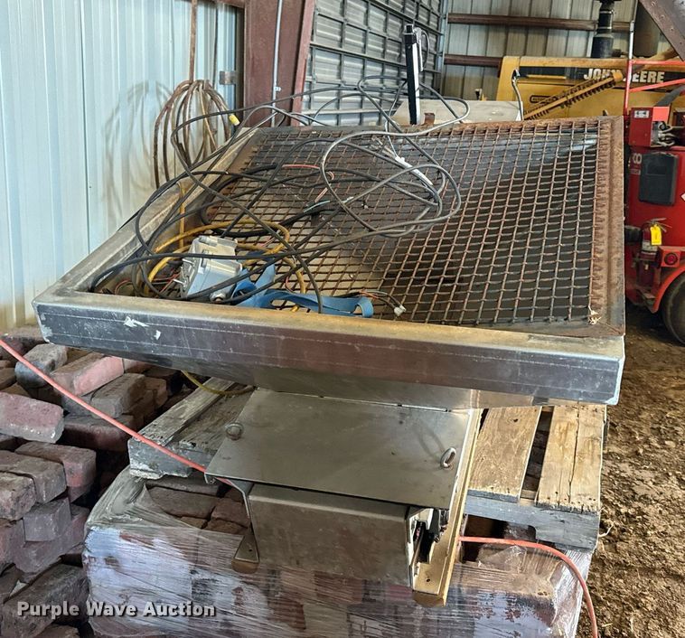 image for item DV1908 Curtis Fast-Cast 550 Series spreader