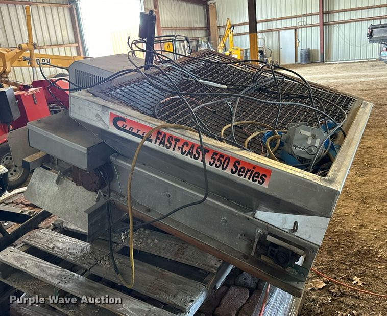 image for item DV1908 Curtis Fast-Cast 550 Series spreader