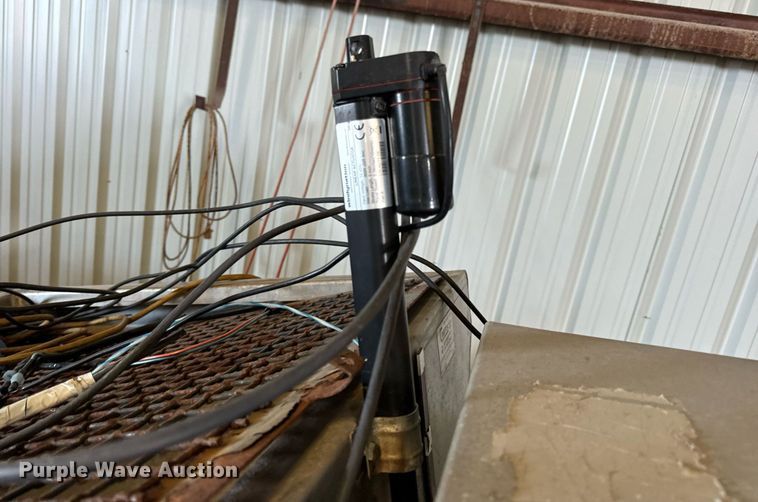 image for item DV1908 Curtis Fast-Cast 550 Series spreader