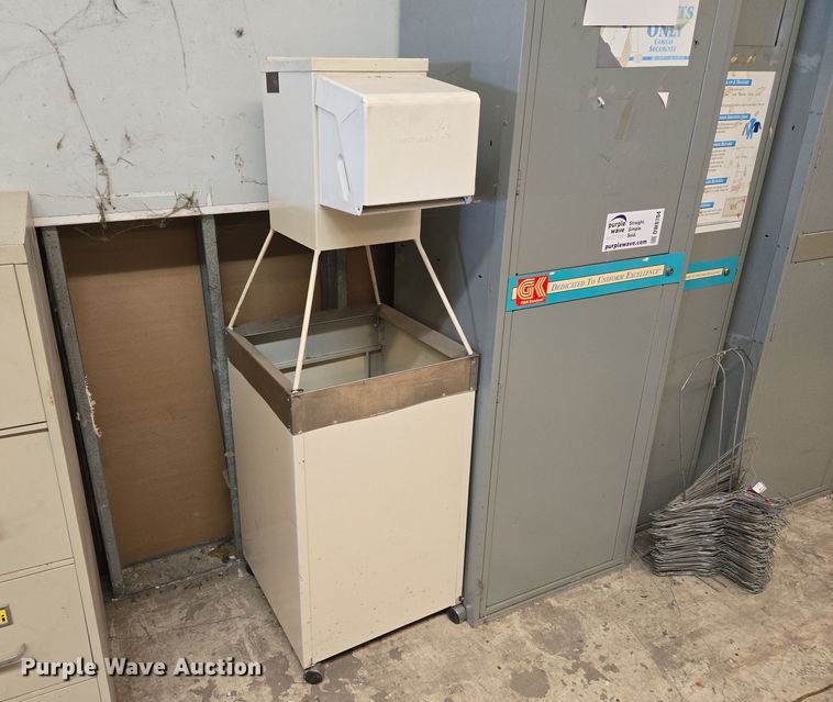 image for item DW8704 Lockers