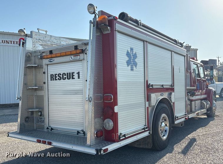 image for item EF3004 2002 International 4900 pumper fire truck