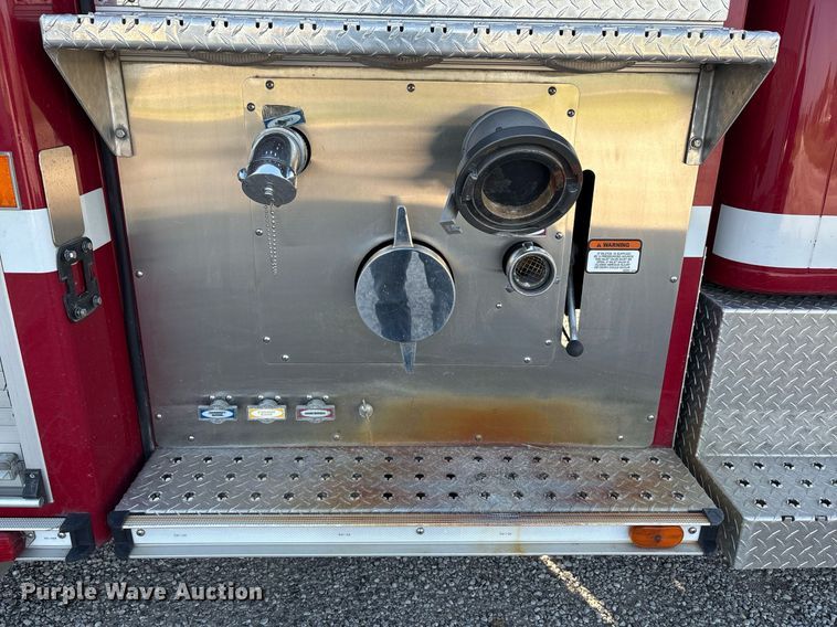 image for item EF3004 2002 International 4900 pumper fire truck