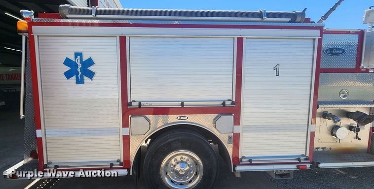 image for item EF3004 2002 International 4900 pumper fire truck