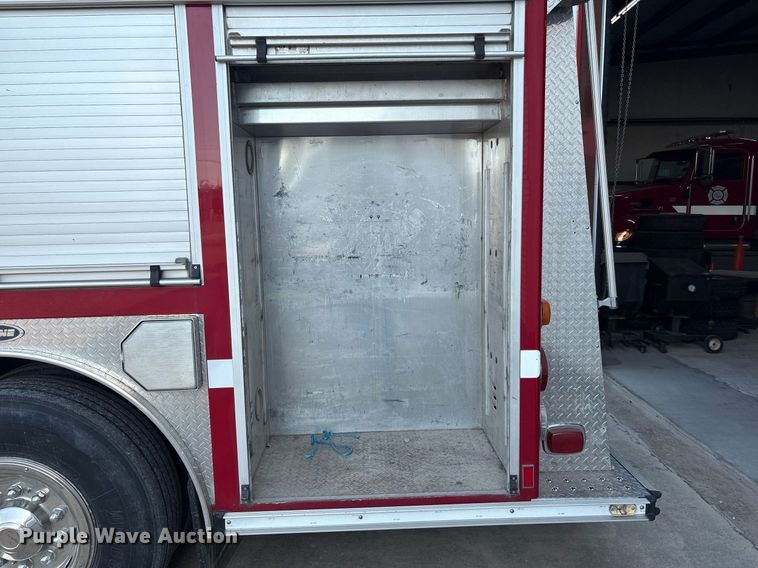 image for item EF3004 2002 International 4900 pumper fire truck