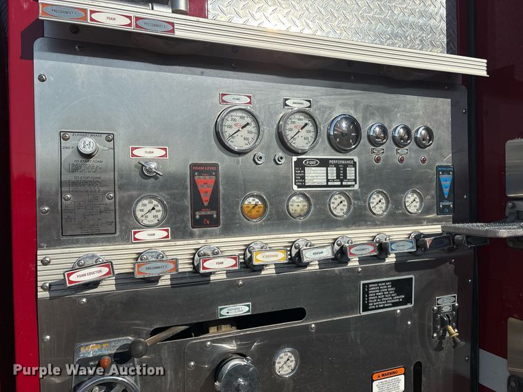 image for item EF3004 2002 International 4900 pumper fire truck