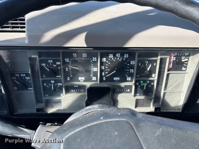 image for item EF3004 2002 International 4900 pumper fire truck