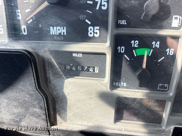 image for item EF3004 2002 International 4900 pumper fire truck