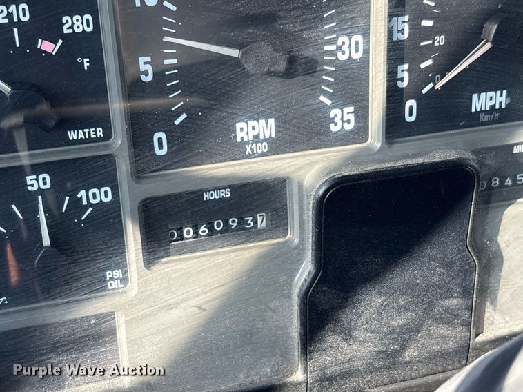 image for item EF3004 2002 International 4900 pumper fire truck