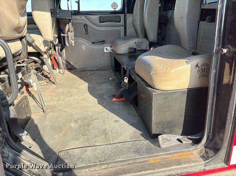 image for item EF3004 2002 International 4900 pumper fire truck