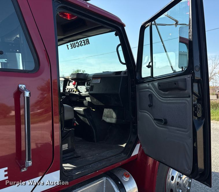 image for item EF3004 2002 International 4900 pumper fire truck