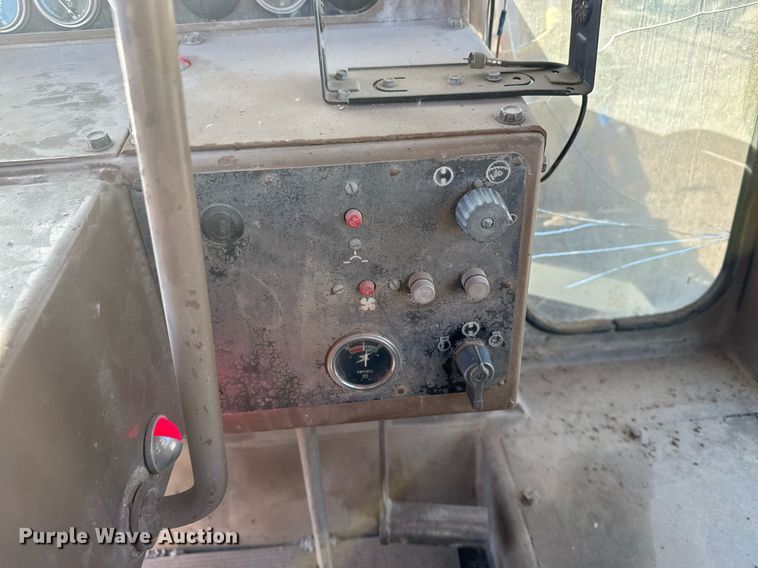 image for item EG6192 1982 Caterpillar D7G dozer