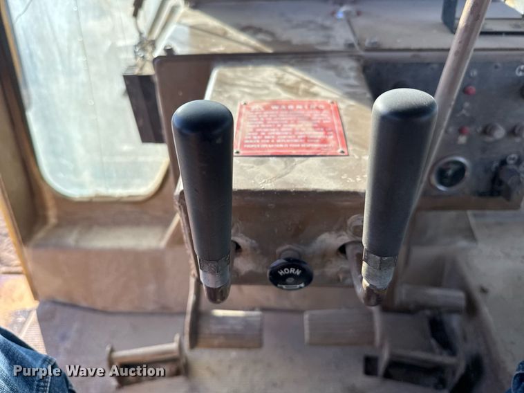 image for item EG6192 1982 Caterpillar D7G dozer