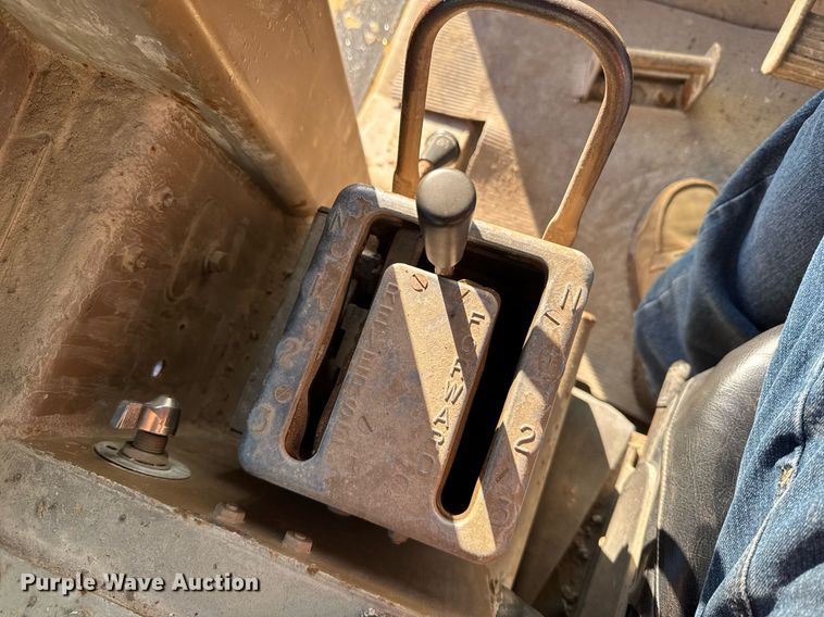 image for item EG6192 1982 Caterpillar D7G dozer