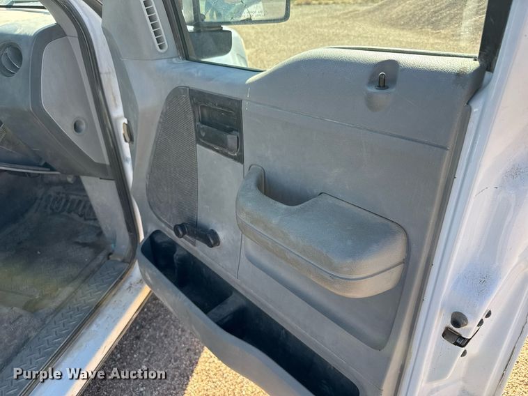 image for item EG6193 2008 Ford F150 XL pickup truck