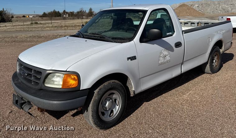 image for item EG6194 2004 Ford F150 XL pickup truck