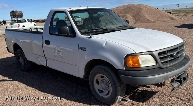 image for item EG6194 2004 Ford F150 XL pickup truck