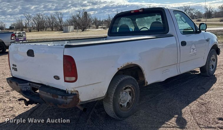 image for item EG6194 2004 Ford F150 XL pickup truck