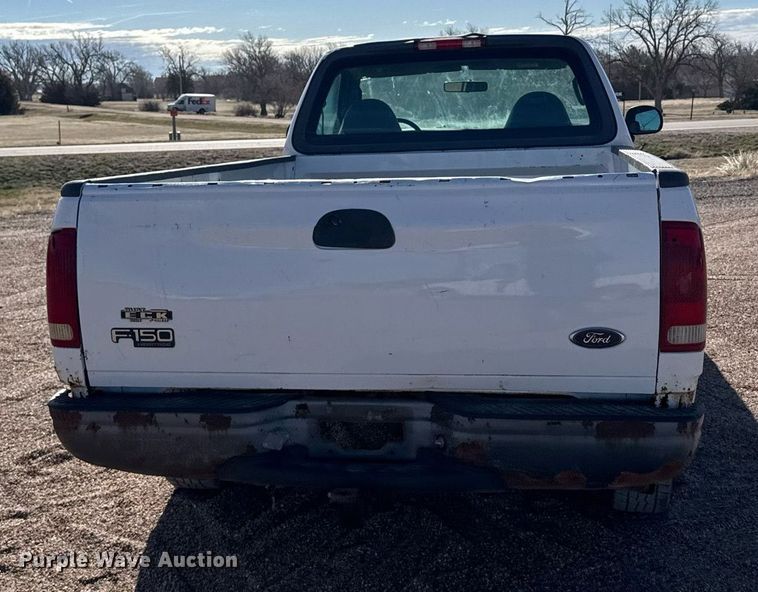 image for item EG6194 2004 Ford F150 XL pickup truck