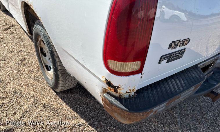 image for item EG6194 2004 Ford F150 XL pickup truck