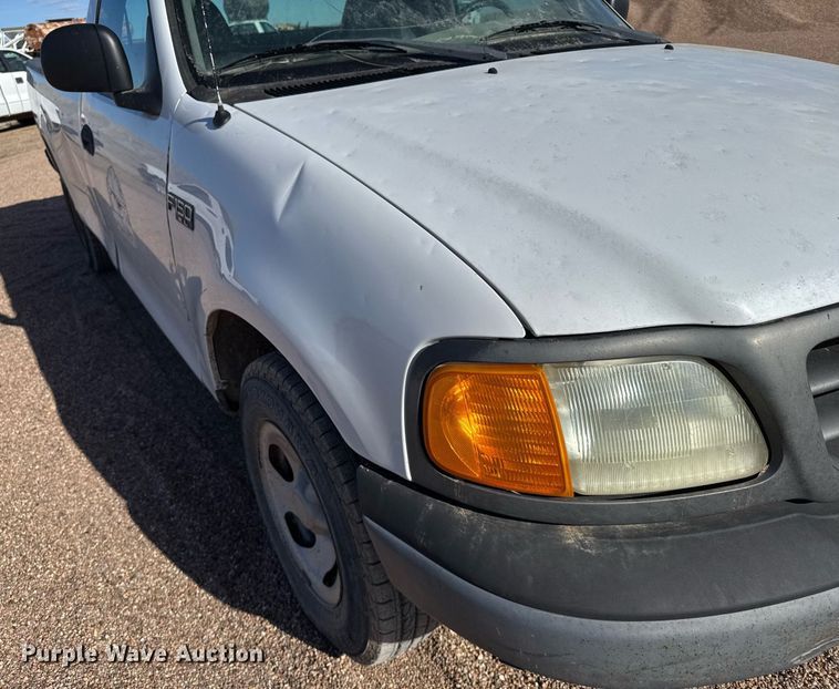 image for item EG6194 2004 Ford F150 XL pickup truck