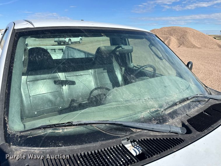 image for item EG6194 2004 Ford F150 XL pickup truck