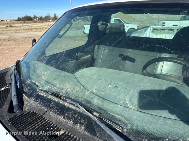 image for item EG6194 2004 Ford F150 XL pickup truck