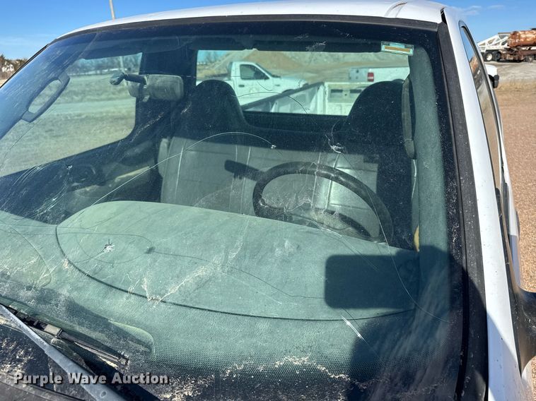 image for item EG6194 2004 Ford F150 XL pickup truck