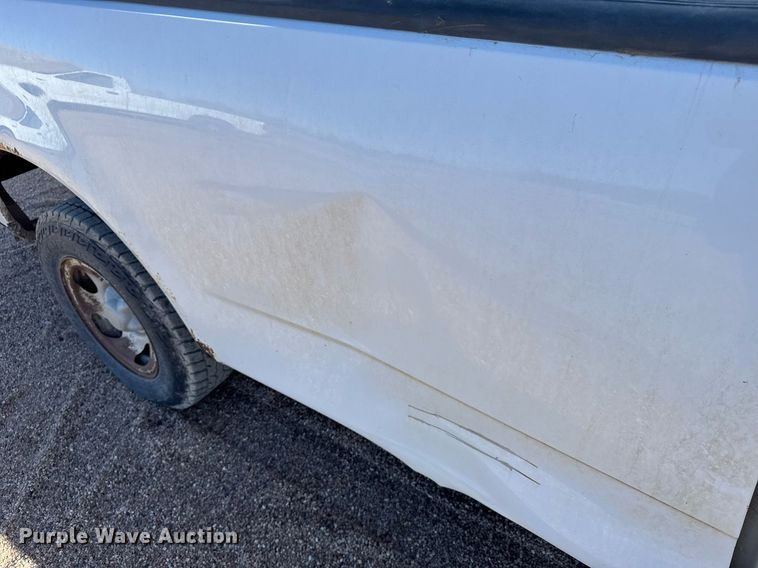 image for item EG6194 2004 Ford F150 XL pickup truck