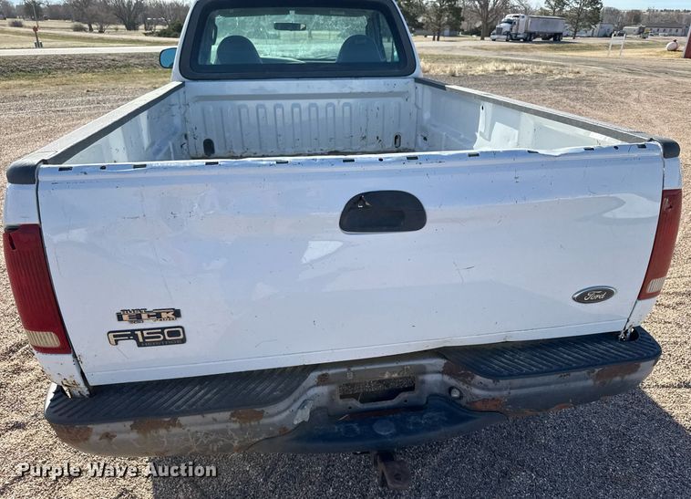 image for item EG6194 2004 Ford F150 XL pickup truck