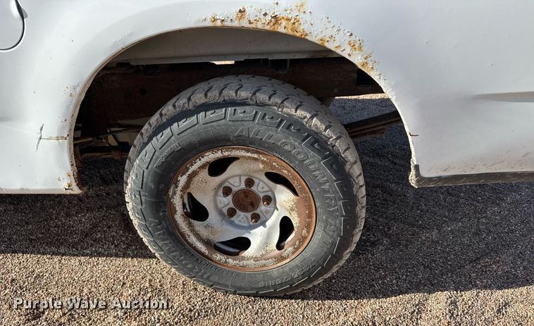 image for item EG6194 2004 Ford F150 XL pickup truck