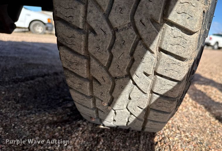 image for item EG6194 2004 Ford F150 XL pickup truck