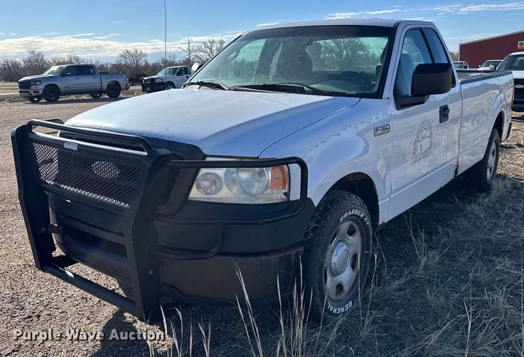 image for item EG6195 2008 Ford F150 XL pickup truck