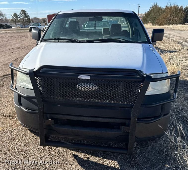 image for item EG6195 2008 Ford F150 XL pickup truck