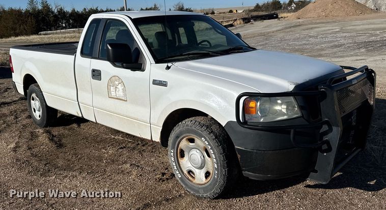 image for item EG6195 2008 Ford F150 XL pickup truck