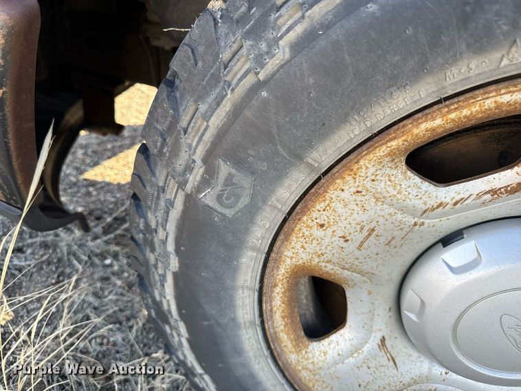 image for item EG6195 2008 Ford F150 XL pickup truck