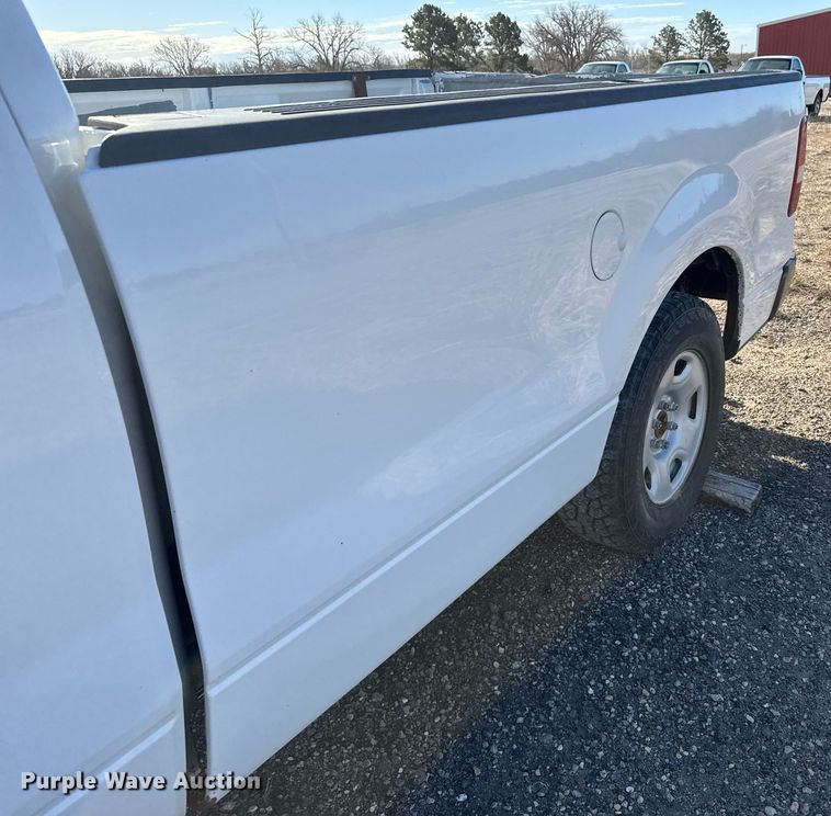 image for item EG6196 2007 Ford F150 XL pickup truck