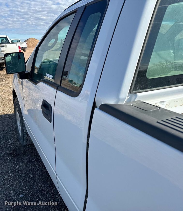 image for item EG6196 2007 Ford F150 XL pickup truck