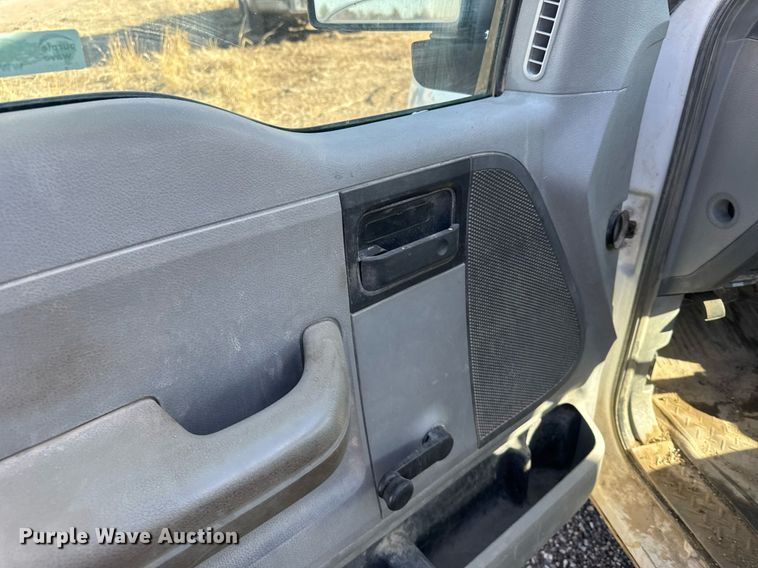 image for item EG6196 2007 Ford F150 XL pickup truck