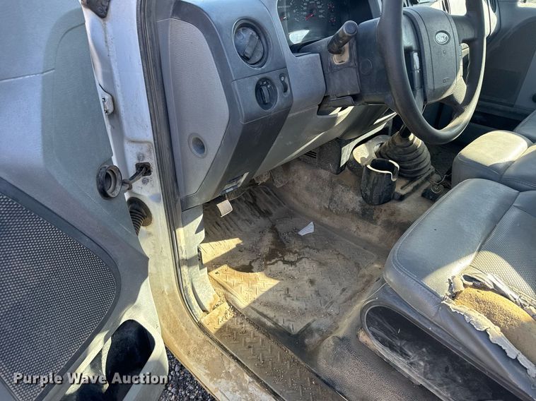 image for item EG6196 2007 Ford F150 XL pickup truck