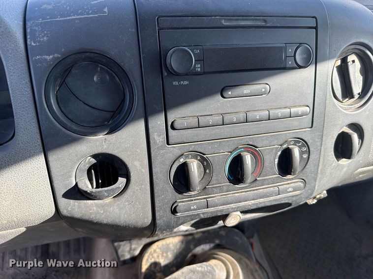 image for item EG6196 2007 Ford F150 XL pickup truck