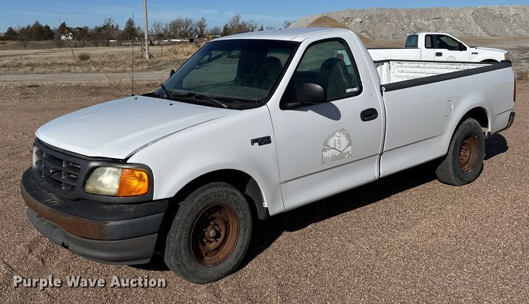 image for item EG6197 2004 Ford F150 XL pickup truck