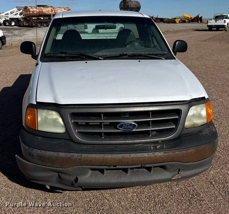 image for item EG6197 2004 Ford F150 XL pickup truck