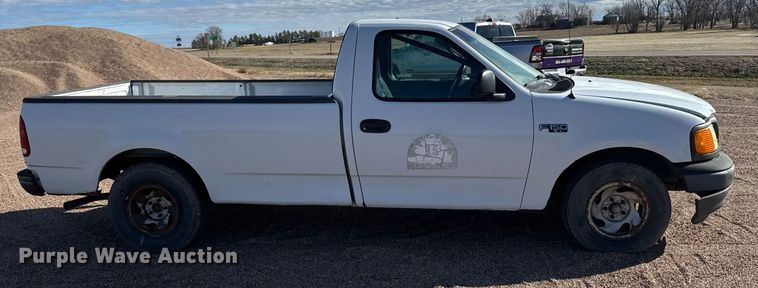 image for item EG6197 2004 Ford F150 XL pickup truck