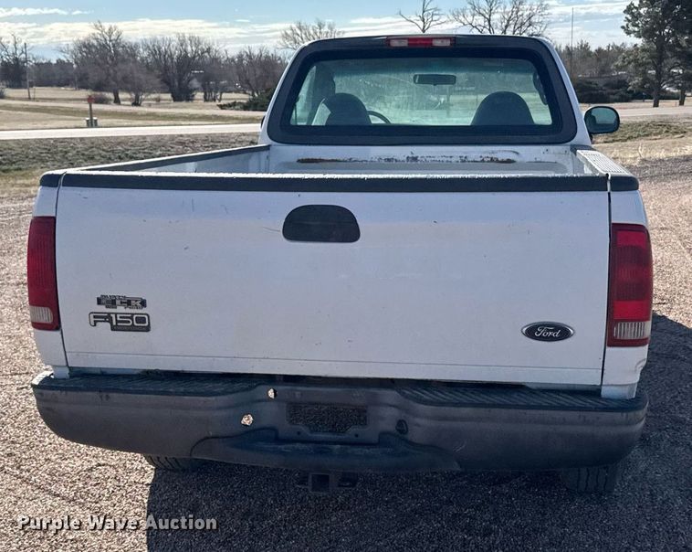 image for item EG6197 2004 Ford F150 XL pickup truck