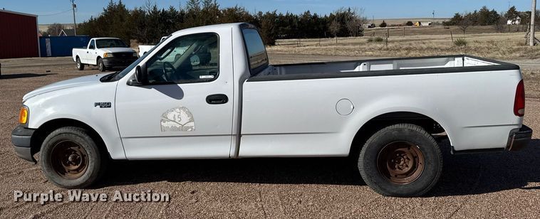image for item EG6197 2004 Ford F150 XL pickup truck
